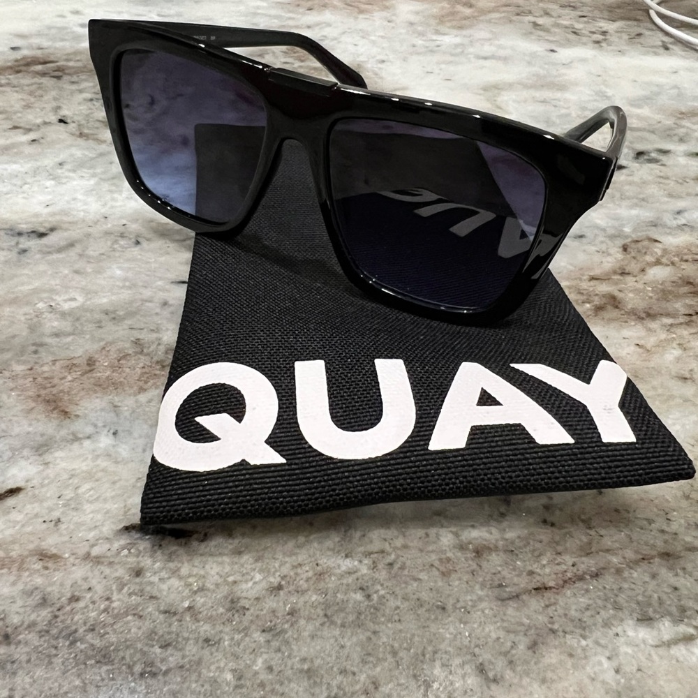 Quay Name Drop Oversized Square Sunglasses NWOT